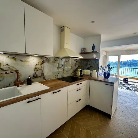 Exceptional, Fully Renovated Διαμέρισμα